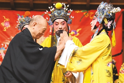京劇、能楽、歌舞伎が競演する「日中楊貴妃の響演」が東京で開催