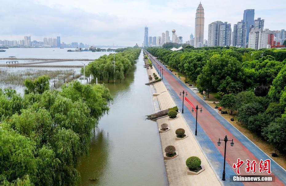 湖北省武漢、　漢口江灘公園間もなく一般開放を再開　