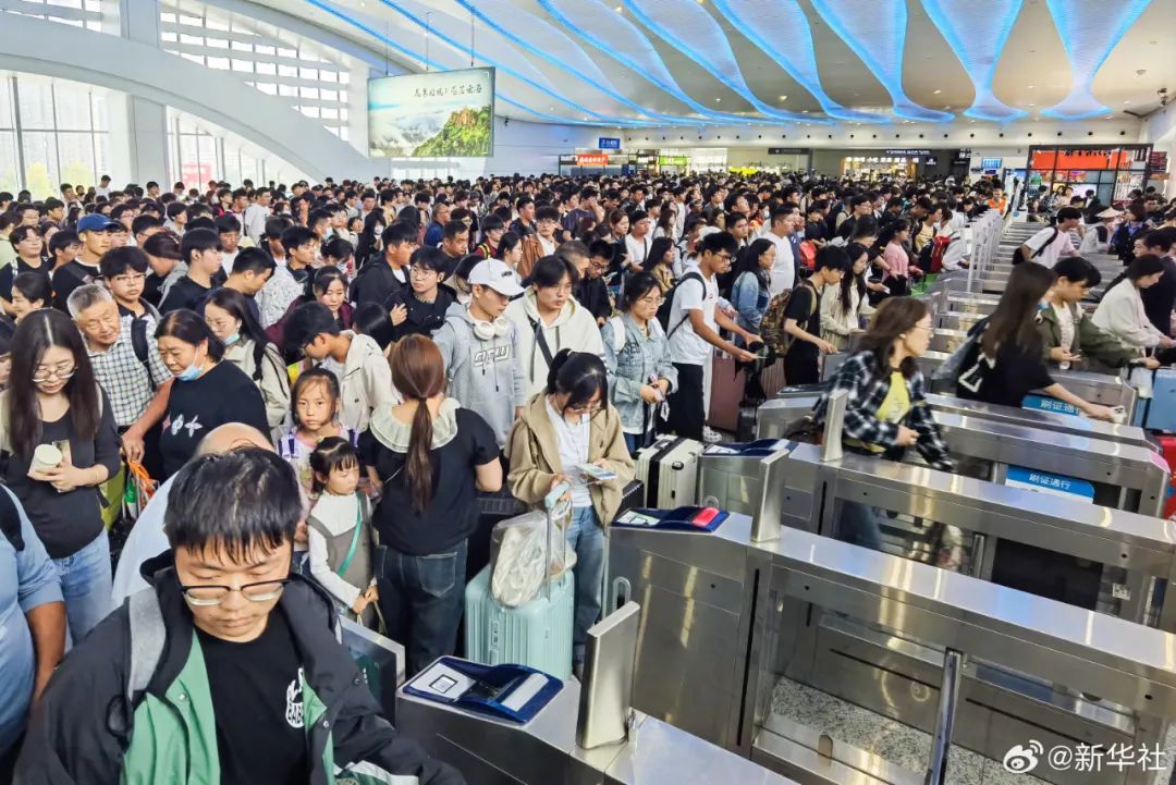 国慶節連休　10月1日の鉄道旅客輸送量が一日の過去最高に