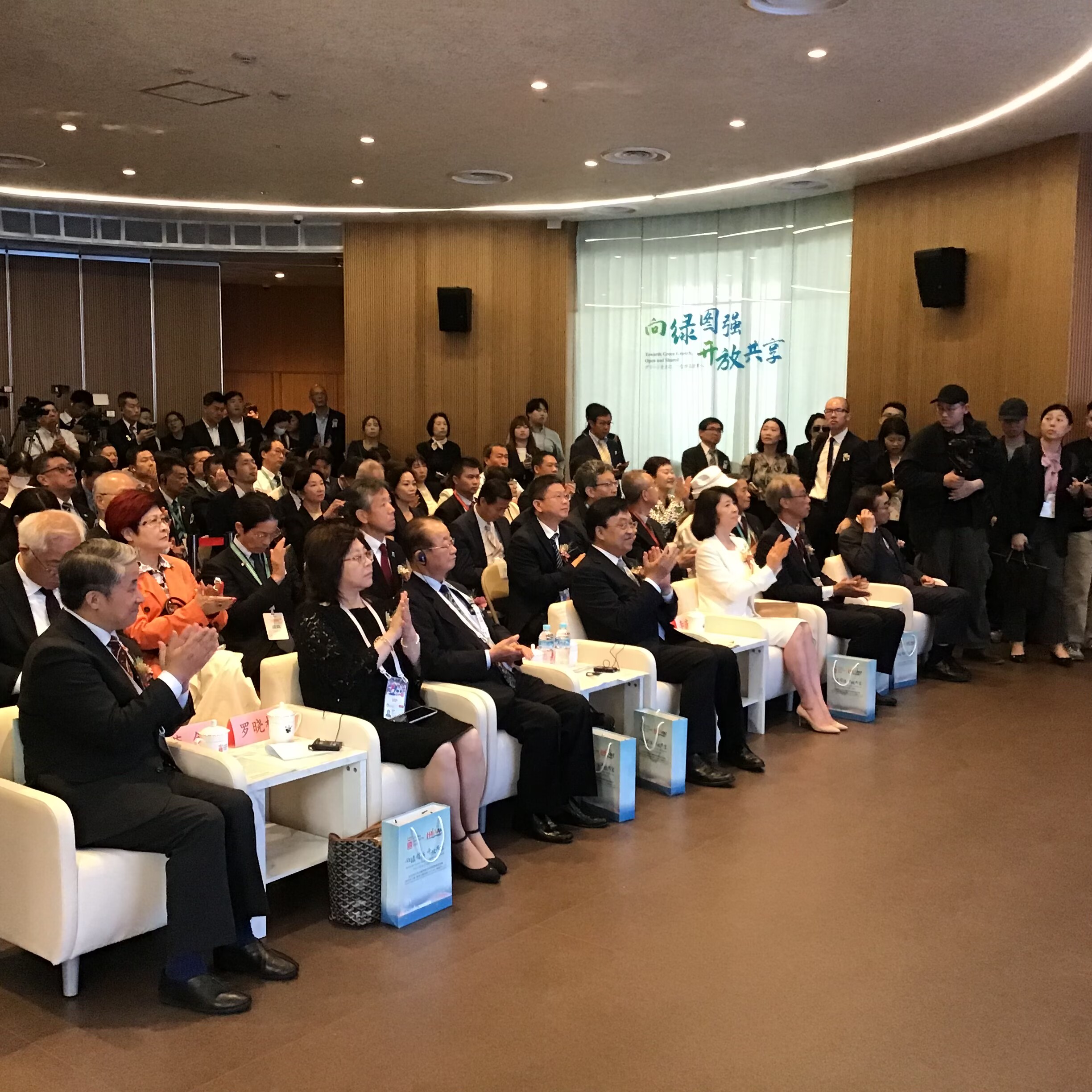 「グリーンを力に、つながる世界へ」——海南ウィークが大阪・関西万博中国館で開幕