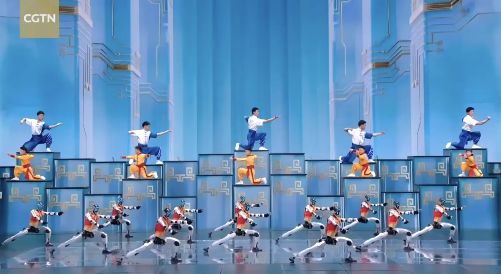 春節ガラを彩ったロボットたちの競演